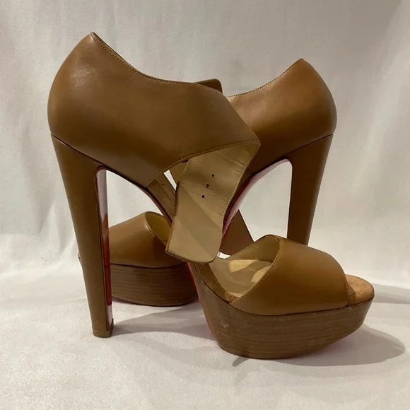 Christian Louboutin pumps - Picture 2 of 6